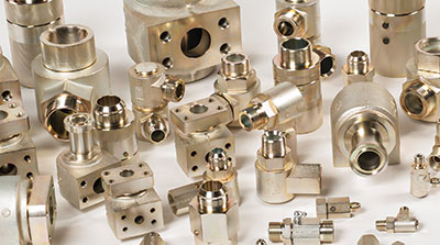In addition to making various inline and 90° products, Hydraulics Inc. offers flange swivels. These fluid-conducting swivel joints incorporate SAE 4-bolt flange connections per SAE J518 Code 61 and Code 62.