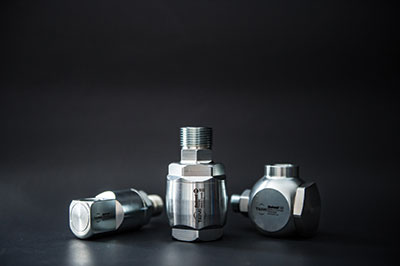 Taimi’s Swiwell hydraulic swivels are designed to eliminate torsion on hydraulic hoses. They do not use ball bearings and thus are said to be more robust and durable for enduring extreme operating conditions. 