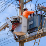 Bucket lifts used in utilities maintenance and operation rely heavily on hydraulics for safe lifting and holding.